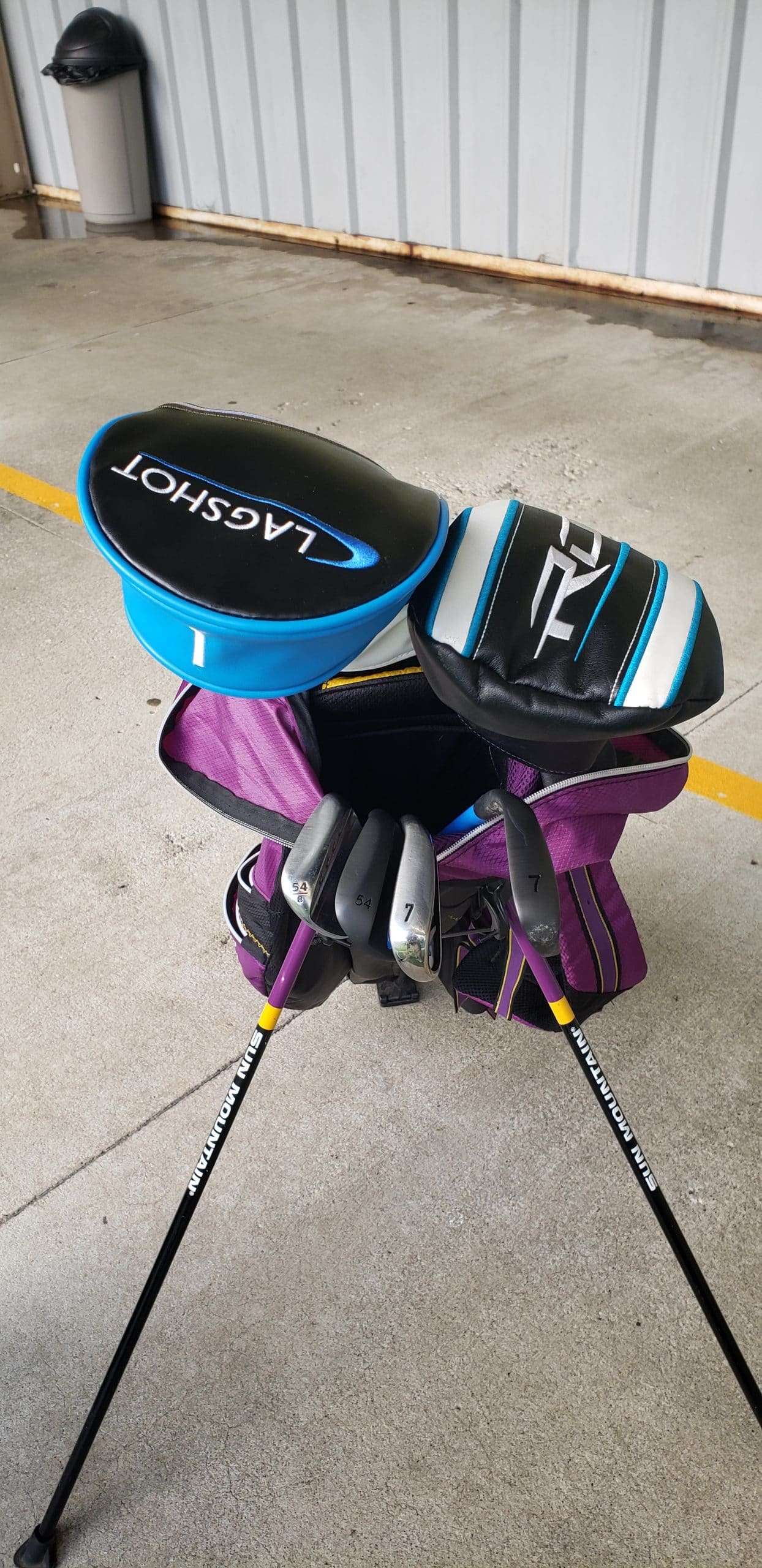 golf bag with Lag Shot clubs golf bag with Lag Shot clubs
